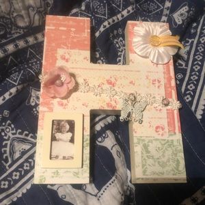 🛑🛑 6 for $18 🛑🛑 ‘H’ wall decor